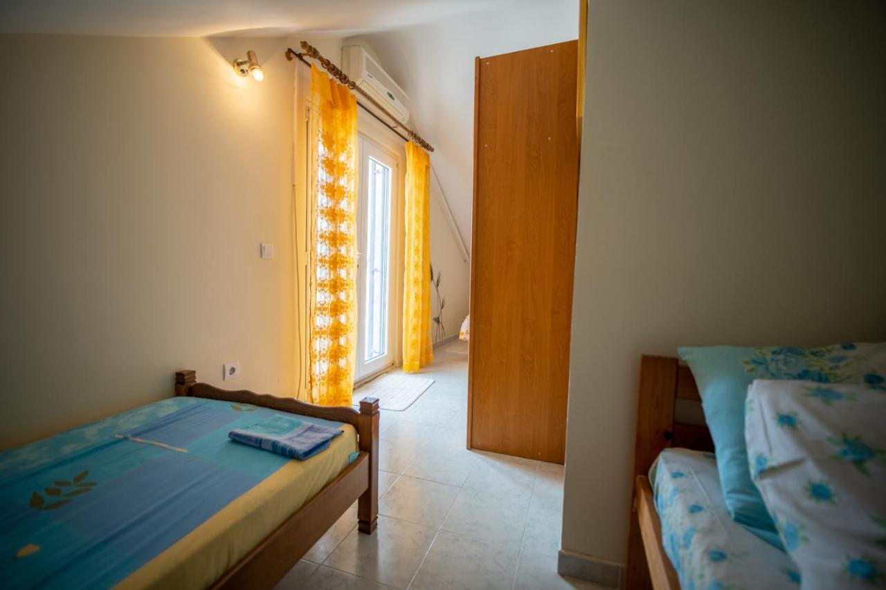 Ari Apartments Krasici Exterior photo